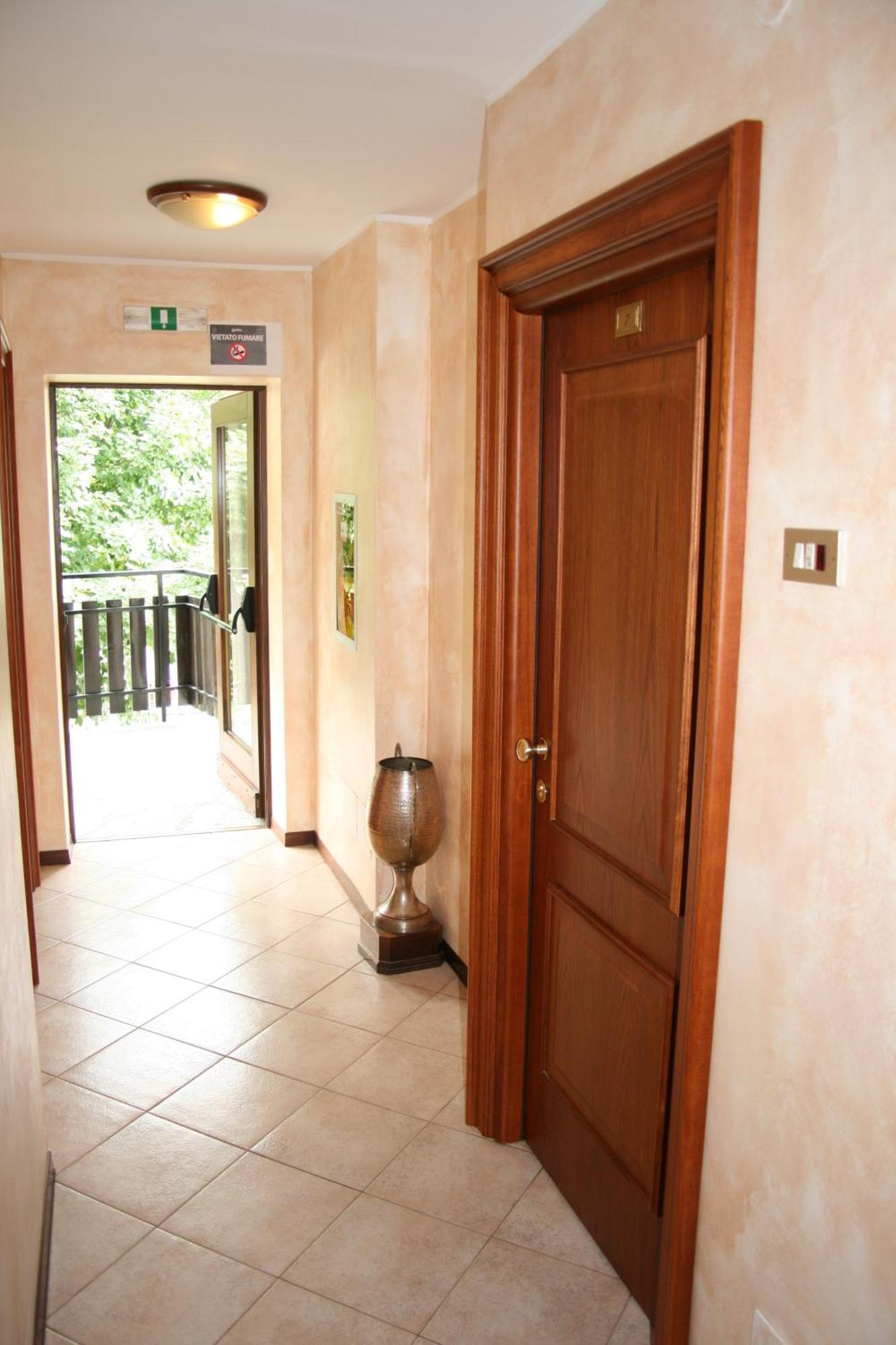 Hotel Al Caminetto Valtournenche Exterior foto