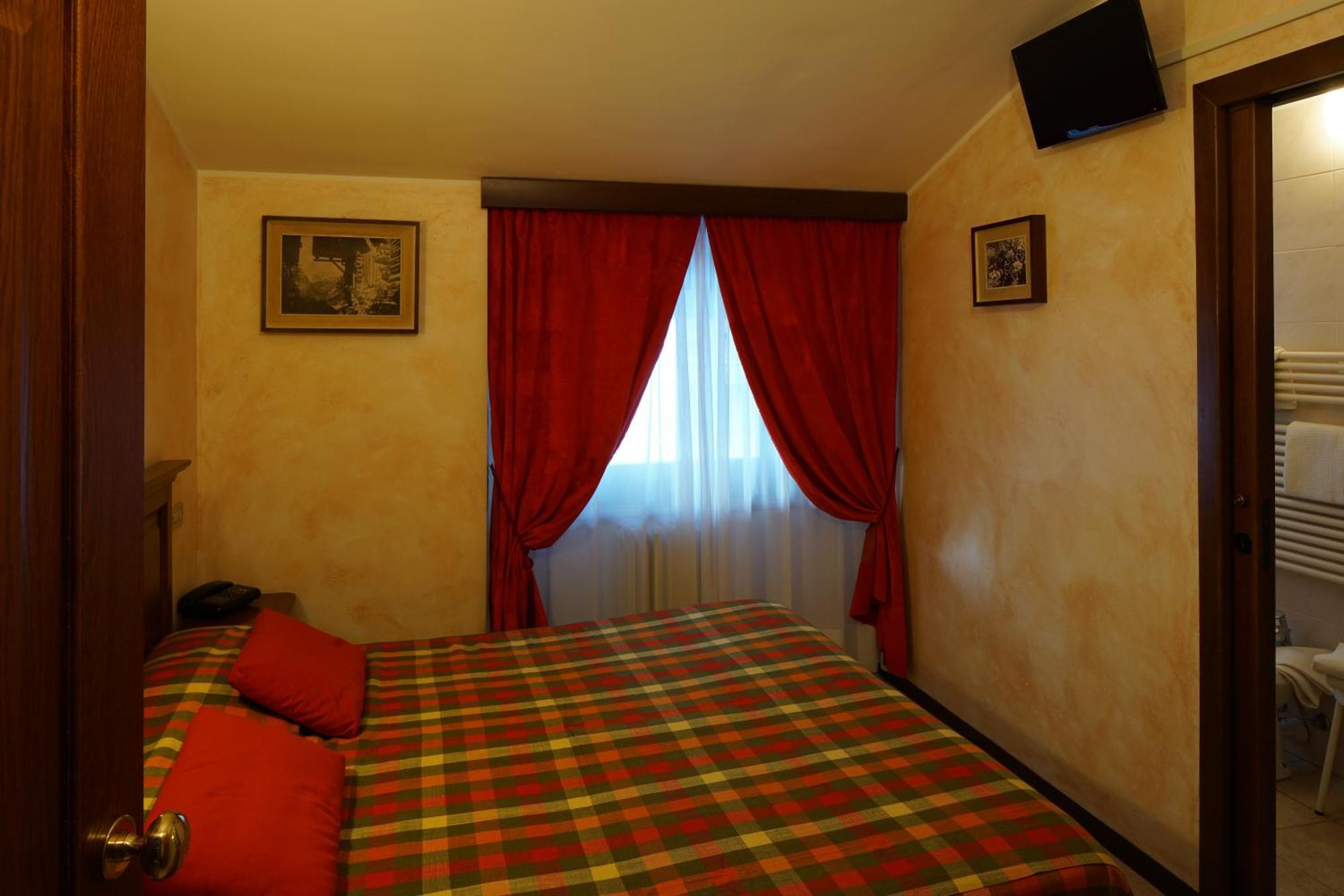 Hotel Al Caminetto Valtournenche Exterior foto