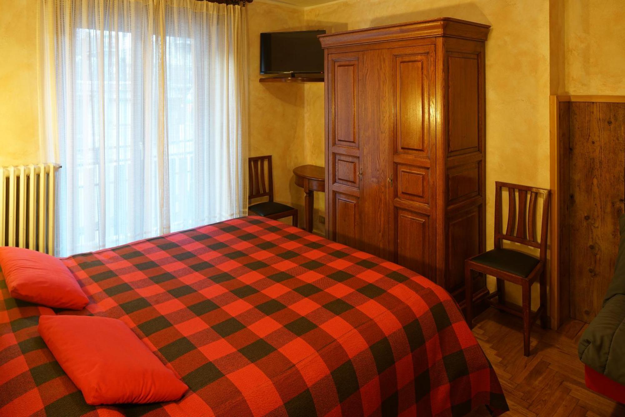 Hotel Al Caminetto Valtournenche Exterior foto