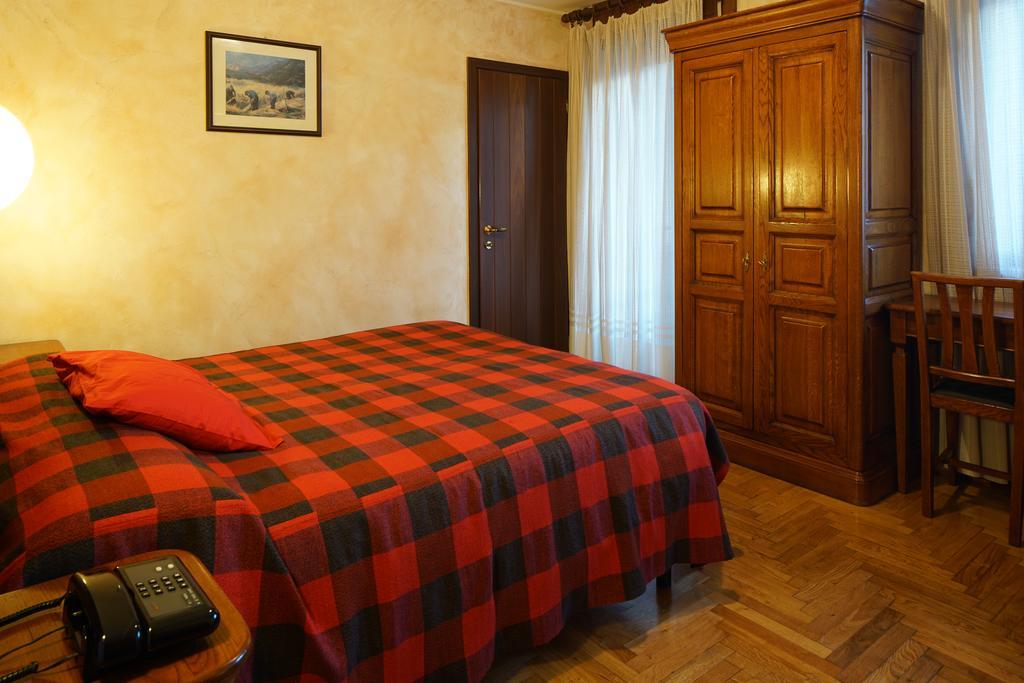 Hotel Al Caminetto Valtournenche Exterior foto